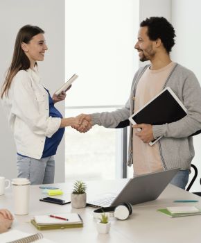 hiredots